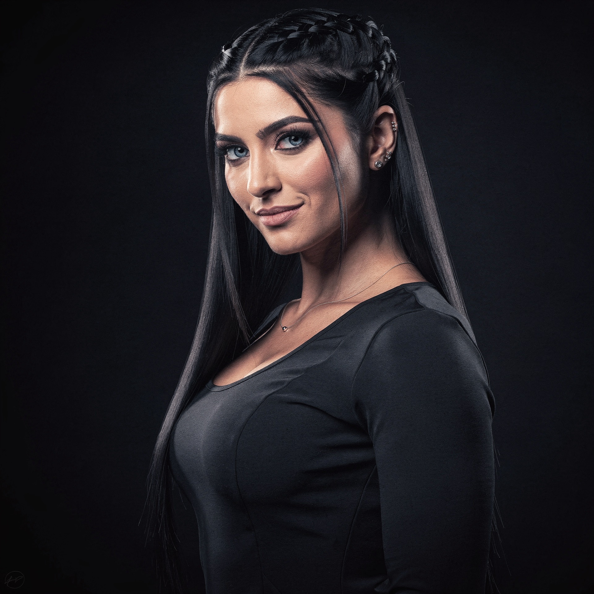 Nyx, 24
